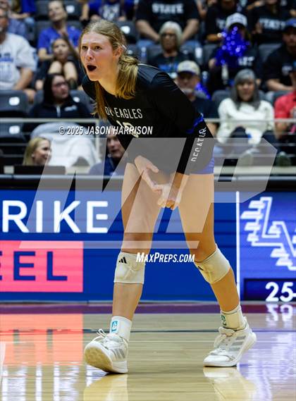 Thumbnail 2 in La Vernia vs. Decatur (UIL 4A D1 Volleyball Final) photogallery.