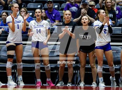 Thumbnail 2 in La Vernia vs. Decatur (UIL 4A D1 Volleyball Final) photogallery.