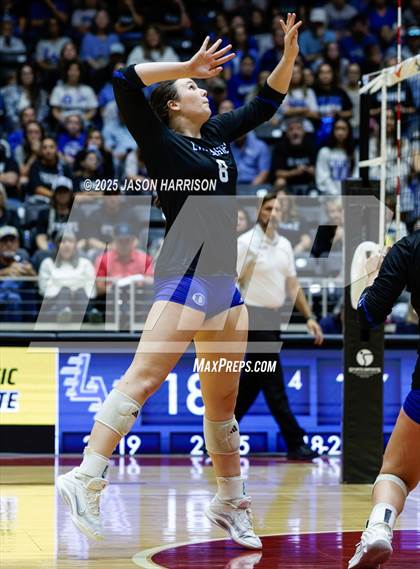 Thumbnail 1 in La Vernia vs. Decatur (UIL 4A D1 Volleyball Final) photogallery.