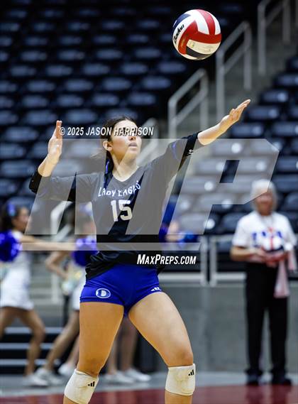 Thumbnail 3 in La Vernia vs. Decatur (UIL 4A D1 Volleyball Final) photogallery.