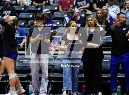 Thumbnail 1 in La Vernia vs. Decatur (UIL 4A D1 Volleyball Final) photogallery.