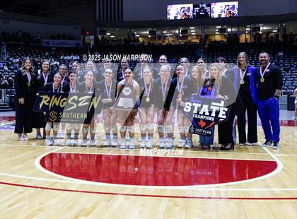 Thumbnail 2 in La Vernia vs. Decatur (UIL 4A D1 Volleyball Final) photogallery.