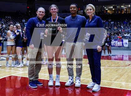 Thumbnail 1 in La Vernia vs. Decatur (UIL 4A D1 Volleyball Final) photogallery.
