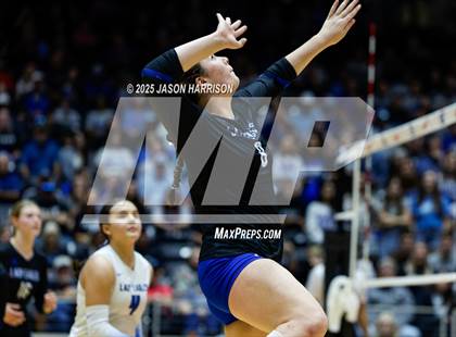 Thumbnail 2 in La Vernia vs. Decatur (UIL 4A D1 Volleyball Final) photogallery.