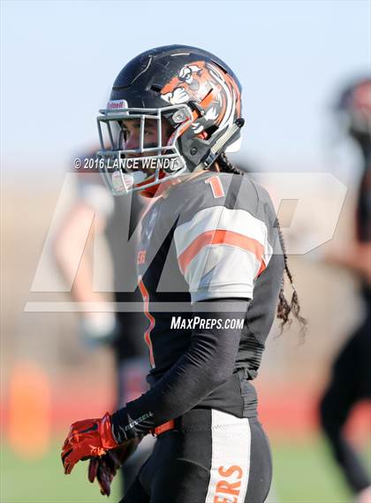 Thumbnail 3 in Kent Denver @ La Junta (CHSAA 2A Final) photogallery.