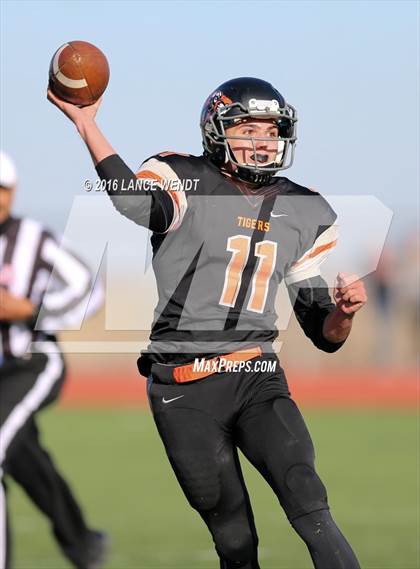 Thumbnail 3 in Kent Denver @ La Junta (CHSAA 2A Final) photogallery.