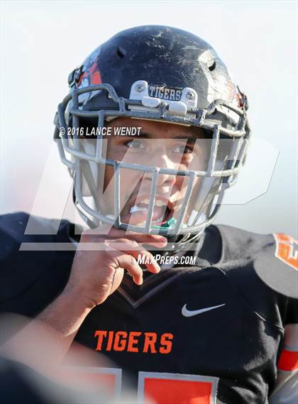 Thumbnail 3 in Kent Denver @ La Junta (CHSAA 2A Final) photogallery.