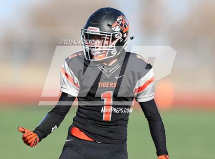 Thumbnail 2 in Kent Denver @ La Junta (CHSAA 2A Final) photogallery.