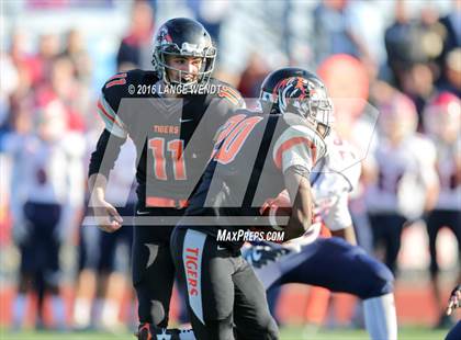 Thumbnail 1 in Kent Denver @ La Junta (CHSAA 2A Final) photogallery.