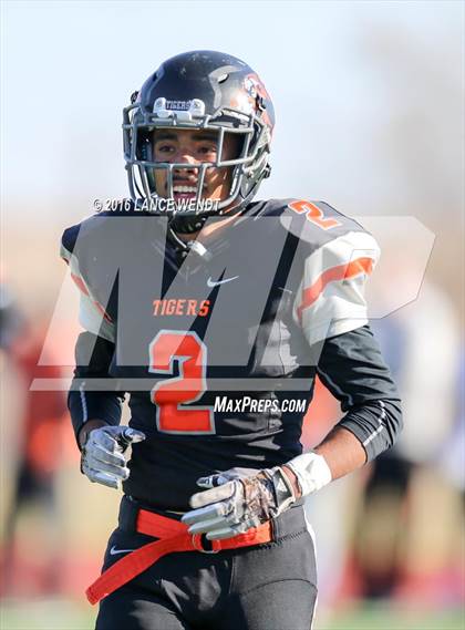 Thumbnail 1 in Kent Denver @ La Junta (CHSAA 2A Final) photogallery.