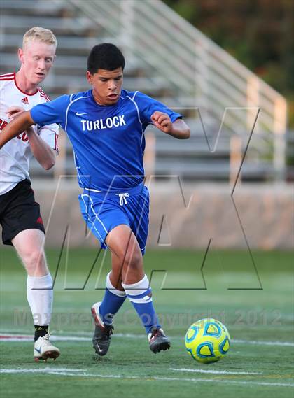 Thumbnail 2 in Turlock vs. Bella Vista (CIF SJS D2 Final) photogallery.
