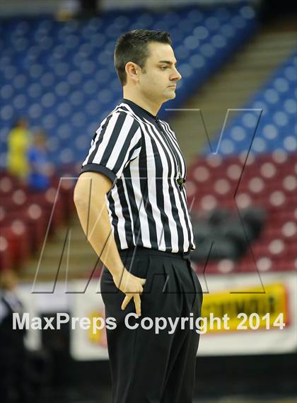 Thumbnail 2 in Capital Christian vs Central Catholic (CIF SJS D5 Final) photogallery.