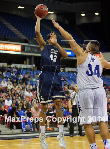 Thumbnail 2 in Capital Christian vs Central Catholic (CIF SJS D5 Final) photogallery.