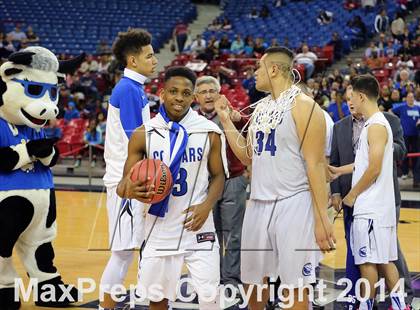 Thumbnail 2 in Capital Christian vs Central Catholic (CIF SJS D5 Final) photogallery.