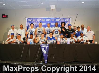 Thumbnail 3 in Capital Christian vs Central Catholic (CIF SJS D5 Final) photogallery.