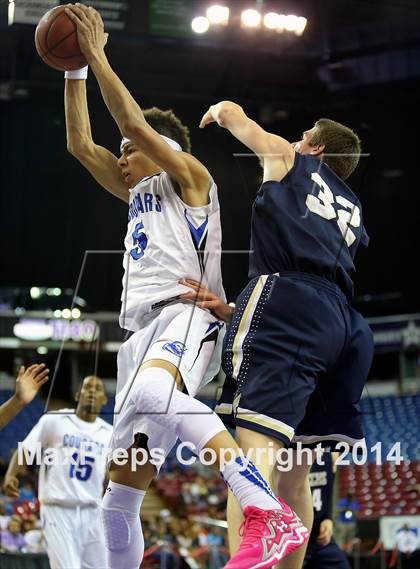 Thumbnail 3 in Capital Christian vs Central Catholic (CIF SJS D5 Final) photogallery.