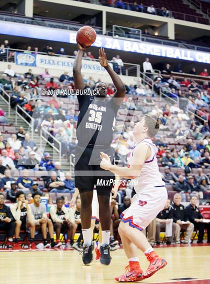 Thumbnail 2 in Neumann-Goretti vs Richland (PIAA AAA Championship) photogallery.