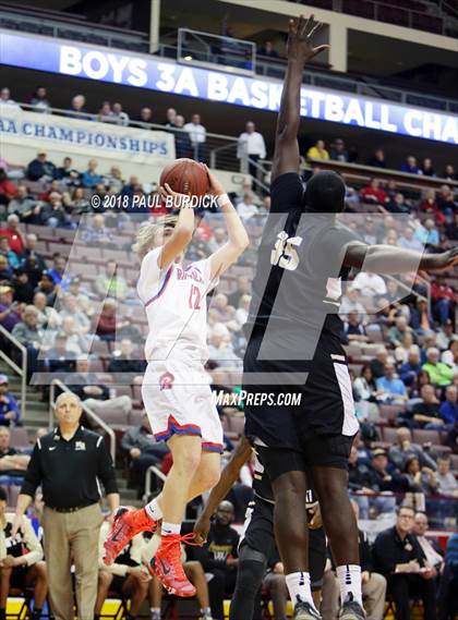 Thumbnail 3 in Neumann-Goretti vs Richland (PIAA AAA Championship) photogallery.