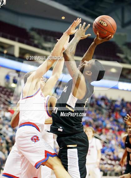 Thumbnail 1 in Neumann-Goretti vs Richland (PIAA AAA Championship) photogallery.