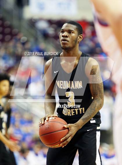 Thumbnail 2 in Neumann-Goretti vs Richland (PIAA AAA Championship) photogallery.