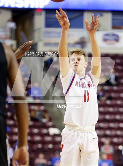 Thumbnail 2 in Neumann-Goretti vs Richland (PIAA AAA Championship) photogallery.