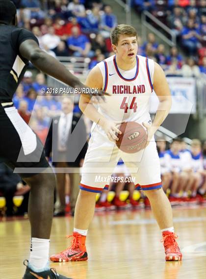Thumbnail 1 in Neumann-Goretti vs Richland (PIAA AAA Championship) photogallery.