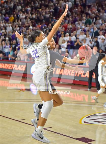 Thumbnail 2 in Valley Vista vs. Hamilton (AIA 6A Final) photogallery.