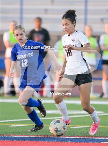 Thumbnail 3 in Williams Field vs Mountain View (AIA 6A Round 1) photogallery.