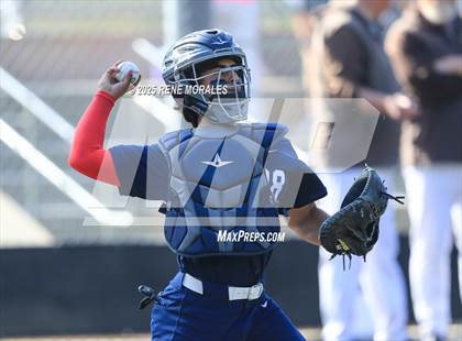 Thumbnail 2 in Sierra Canyon vs St Francis photogallery.