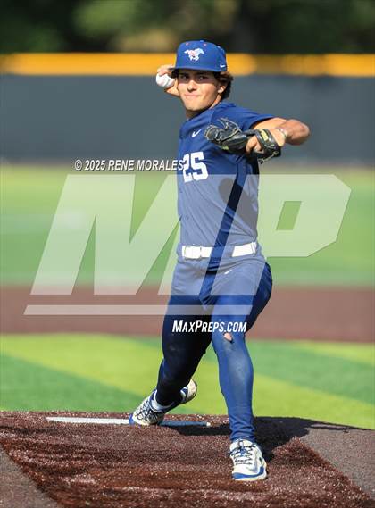 Thumbnail 2 in Sierra Canyon vs St Francis photogallery.