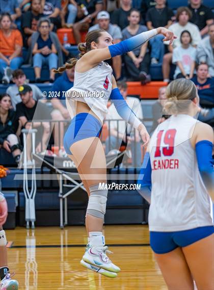 Thumbnail 3 in Leander @ Glenn photogallery.