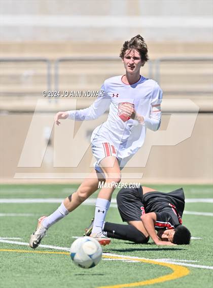 Thumbnail 2 in Tyler Legacy vs. Cypress Woods (UIL 6A Regional Semifinal) photogallery.