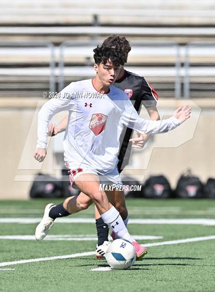 Thumbnail 3 in Tyler Legacy vs. Cypress Woods (UIL 6A Regional Semifinal) photogallery.