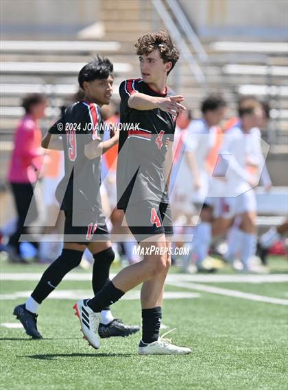 Thumbnail 3 in Tyler Legacy vs. Cypress Woods (UIL 6A Regional Semifinal) photogallery.