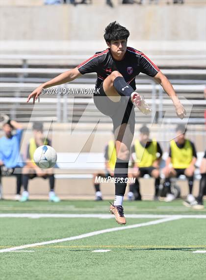 Thumbnail 3 in Tyler Legacy vs. Cypress Woods (UIL 6A Regional Semifinal) photogallery.