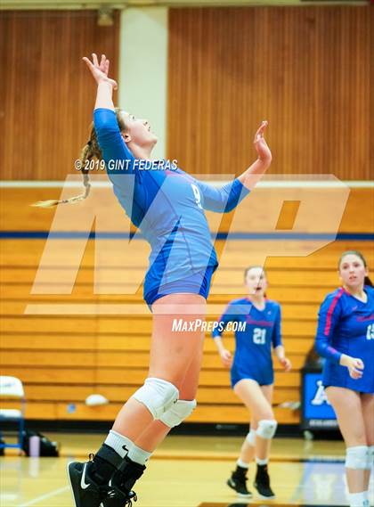 Thumbnail 3 in Acalanes vs. Tamalpais (CIF NCS D3 Semifinal) photogallery.