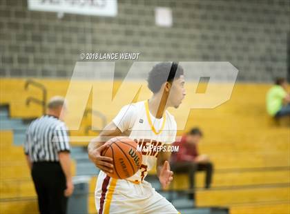 Thumbnail 2 in Holy Family vs. Sierra photogallery.