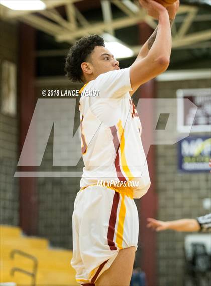 Thumbnail 2 in Holy Family vs. Sierra photogallery.