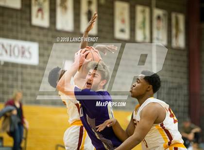 Thumbnail 2 in Holy Family vs. Sierra photogallery.