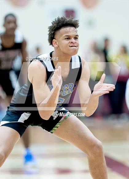Thumbnail 2 in Grant vs. Whitney (CIF SJS D2 Semifinal) photogallery.