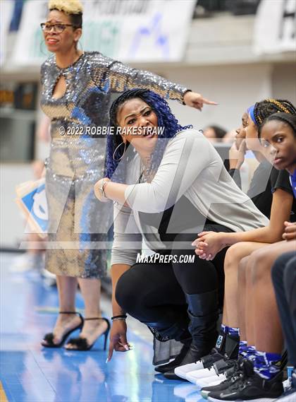 Thumbnail 2 in Lake Dallas vs. Mansfield Summit (UIL 5A Quarterfinals) photogallery.