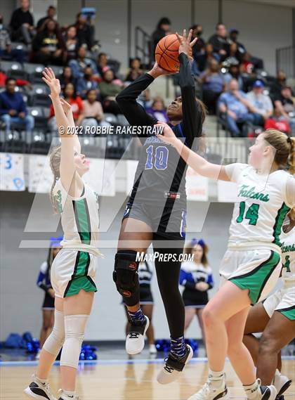 Thumbnail 3 in Lake Dallas vs. Mansfield Summit (UIL 5A Quarterfinals) photogallery.