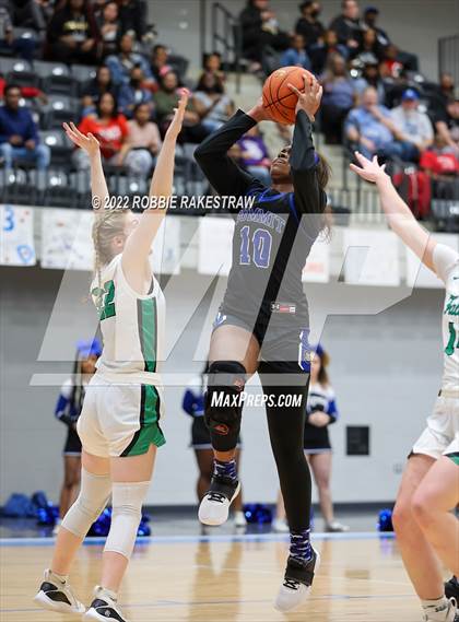 Thumbnail 2 in Lake Dallas vs. Mansfield Summit (UIL 5A Quarterfinals) photogallery.