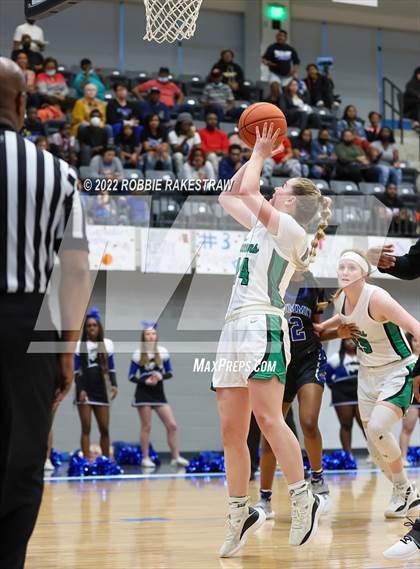 Thumbnail 1 in Lake Dallas vs. Mansfield Summit (UIL 5A Quarterfinals) photogallery.