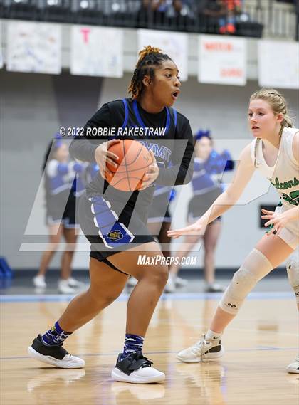 Thumbnail 3 in Lake Dallas vs. Mansfield Summit (UIL 5A Quarterfinals) photogallery.