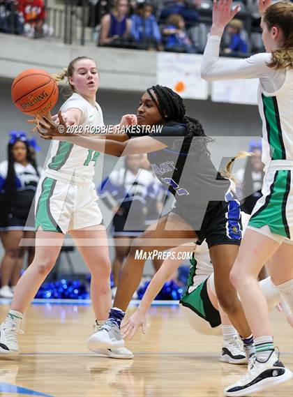 Thumbnail 2 in Lake Dallas vs. Mansfield Summit (UIL 5A Quarterfinals) photogallery.