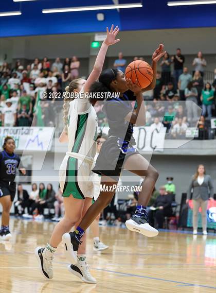 Thumbnail 1 in Lake Dallas vs. Mansfield Summit (UIL 5A Quarterfinals) photogallery.