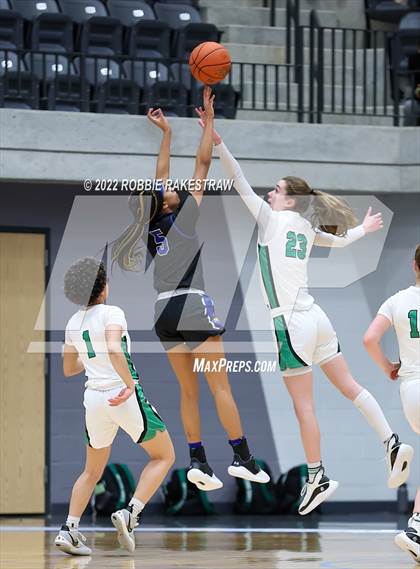 Thumbnail 1 in Lake Dallas vs. Mansfield Summit (UIL 5A Quarterfinals) photogallery.