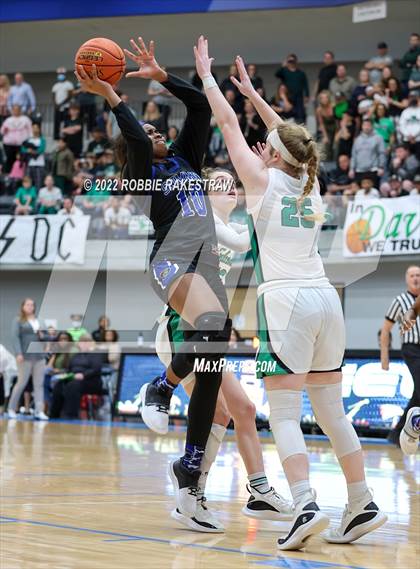 Thumbnail 1 in Lake Dallas vs. Mansfield Summit (UIL 5A Quarterfinals) photogallery.