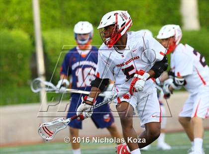 Thumbnail 2 in Harvard-Westlake vs. Chaminade photogallery.